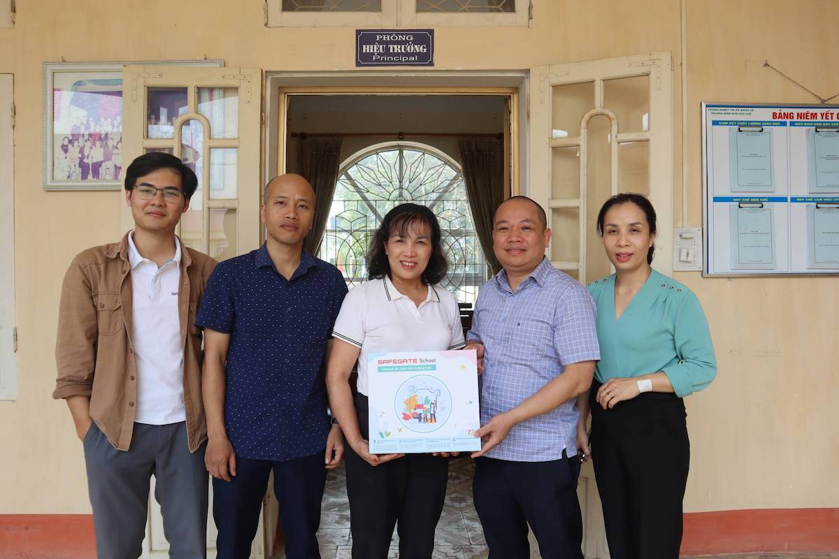 Hơn 14.000 học sinh và giáo viên Nghĩa Lộ được sử dụng Internet an toàn