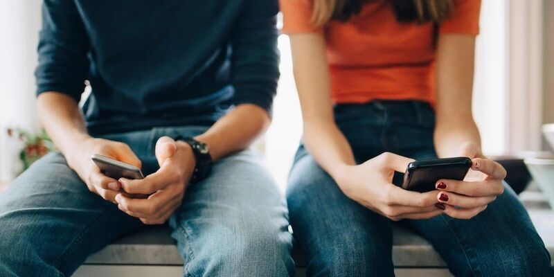 Hệ luỵ khi trẻ lạm dụng thiết bị điện tử và mạng xã hội